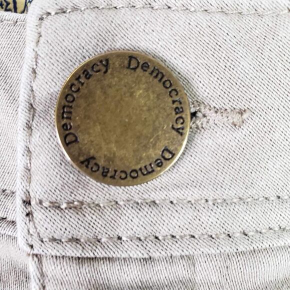 Democracy Women's Skinny Pants in Light Beige - Picture 3 of 9